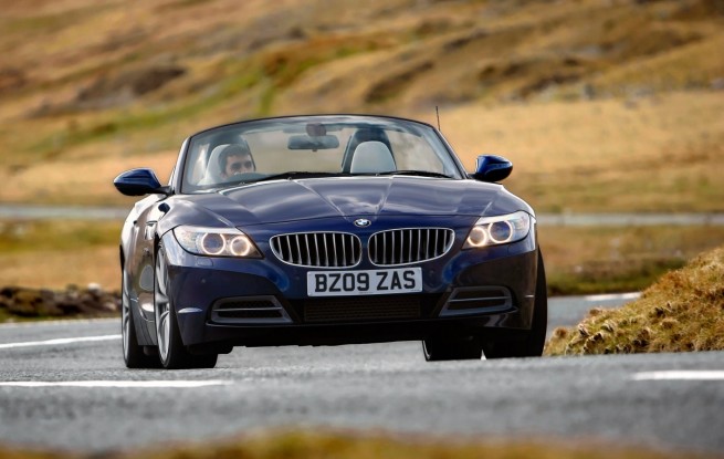 BMW-Z4-Roadster-E89-Tiefseeblau-Metallic-UK-10