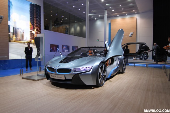 Video: BMW i8 Spyder Concept at the 2012 Paris Motor Show 