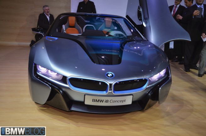 BMW-i8-roadster-01
