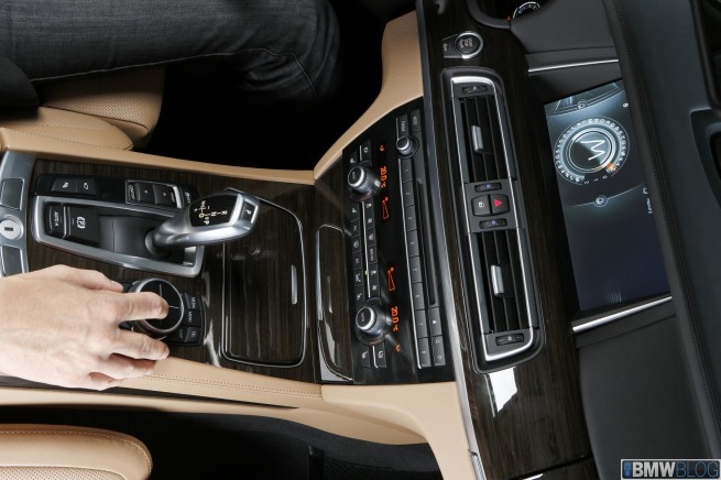 BMW iDrive Touch Controller-05