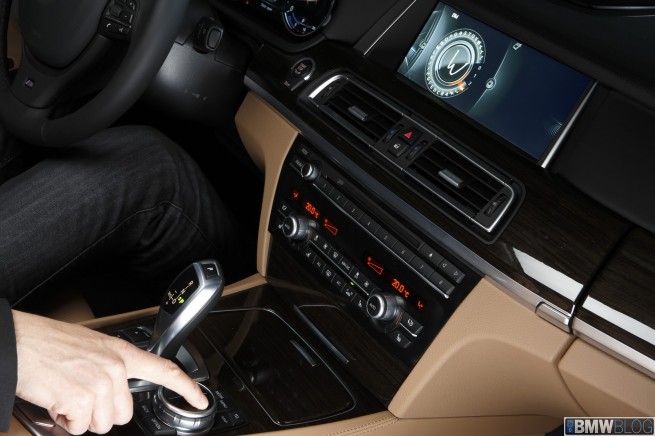 BMW iDrive Touch Controller-09