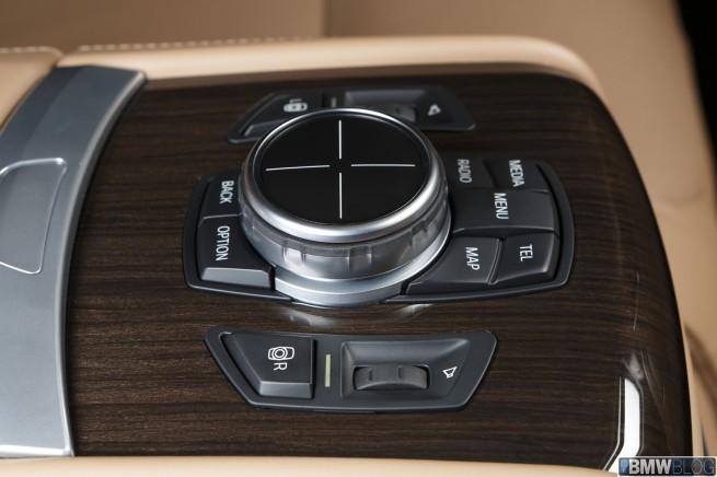 BMW iDrive Touch Controller-11