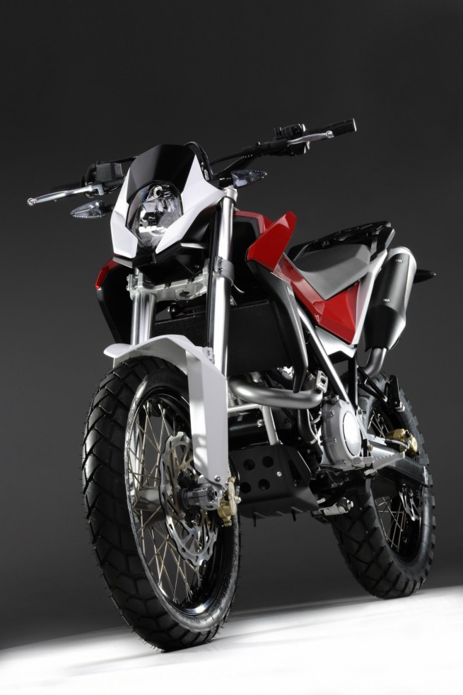 Husqvarna_Concept_Strada_18