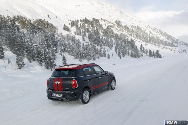 MINI-John-Cooper-Works-Countryman-01