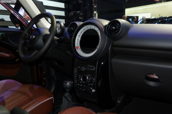 MINI-Paceman-R61-Blazing-Red-Paris-Autosaoln-2012-20