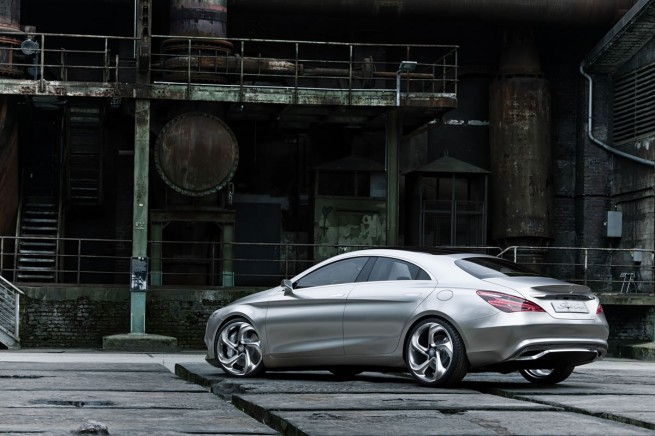 Mercedes-Concept-Style-Coupe-12C322_040