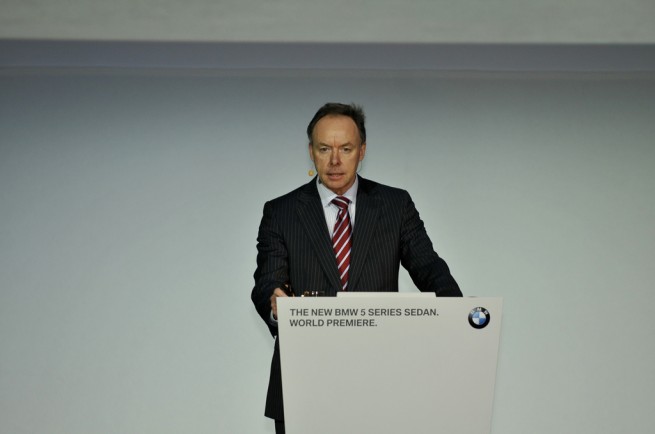 P90054275