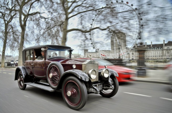 Rolls-Royce-Spirit-of-Ecstasy-Centenary-Drive-London-2011-06