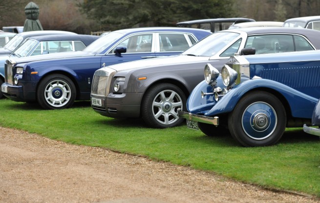 Rolls-Royce-Spirit-of-Ecstasy-Centenary-Drive-London-2011-09