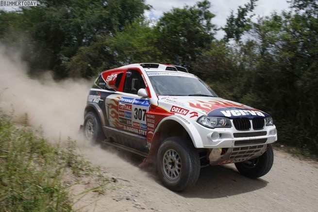 X-Raid-Dakar-2011-Stage1-02