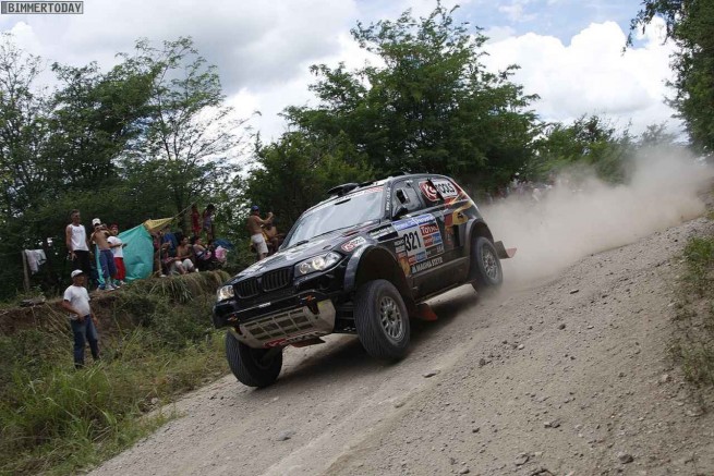X-Raid-Dakar-2011-Stage1-09