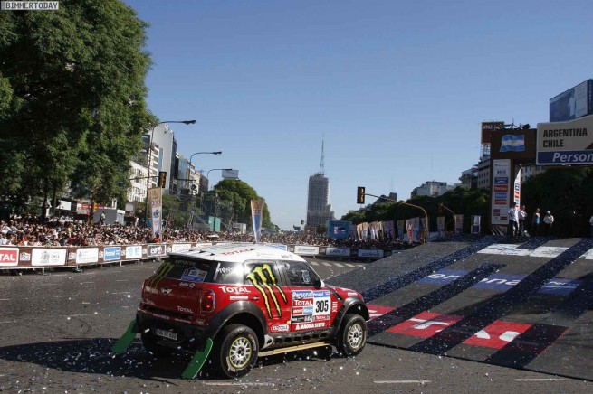 X-Raid-Dakar-Day01-MINI-ALL4-Racing-Guerlain-Chicherit-02