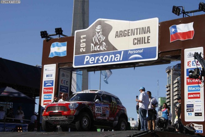 X-Raid-Dakar-Day01-MINI-ALL4-Racing-Guerlain-Chicherit-03