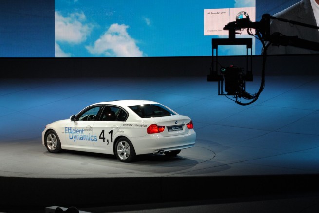 bmw-320d-efficientdynamics-[2]