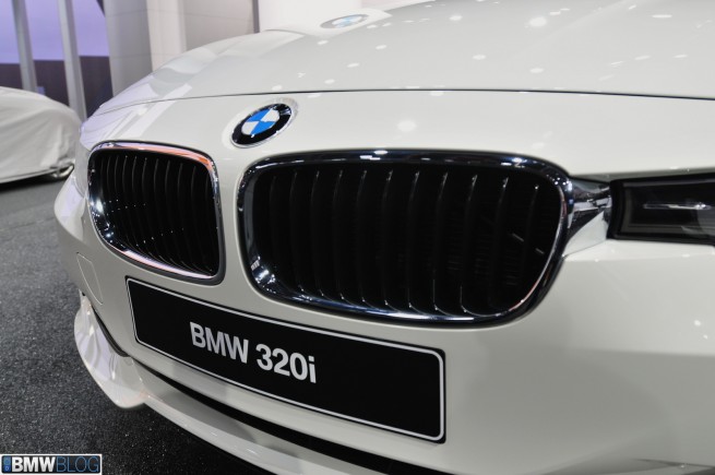 bmw-320i-04