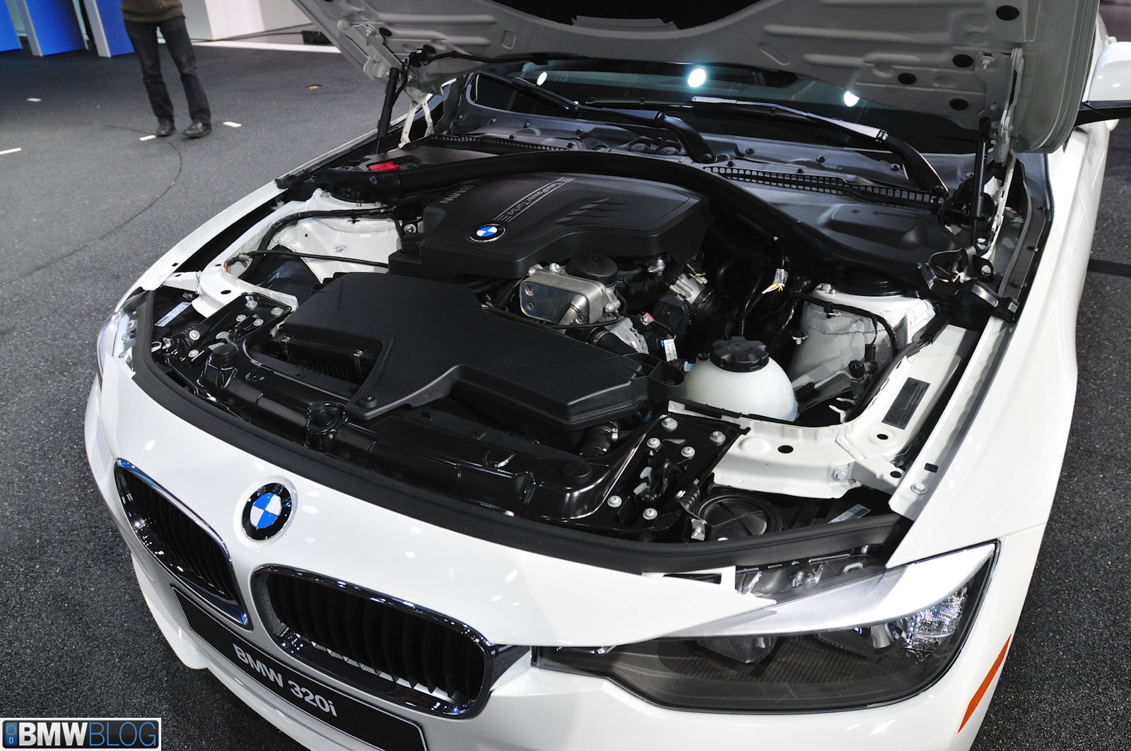 What size engine does a bmw 320i have #3