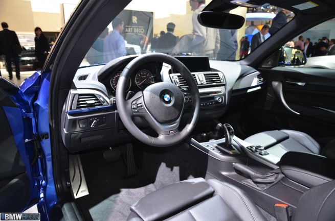 bmw-335i-m-performance-interior-03