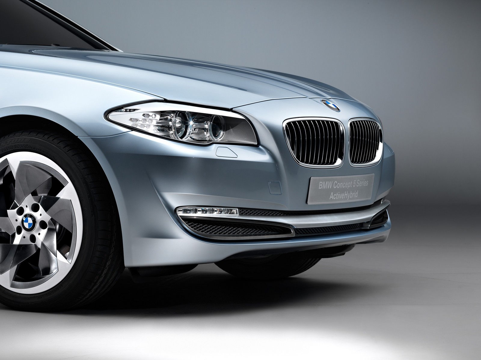 bmw-5-series-active-hybrid-101.jpg