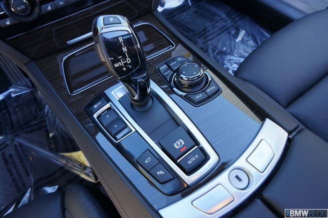 bmw-7-series-laguna-seca-blue-35