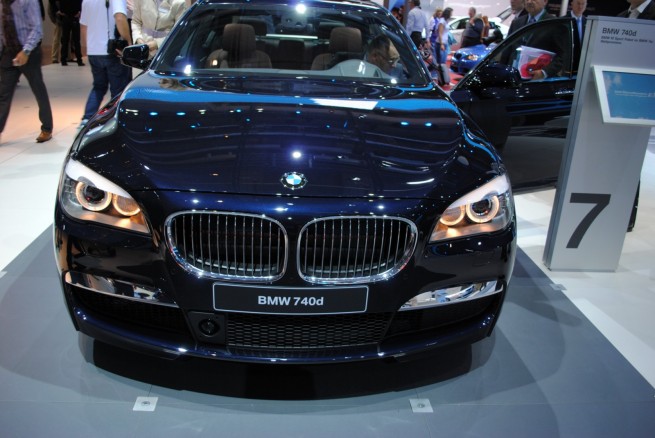 Frankfurt Auto Show: BMW 740d with M Sport Package
