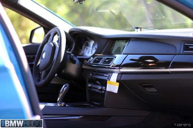 bmw-750-laguna-seca-blue-06
