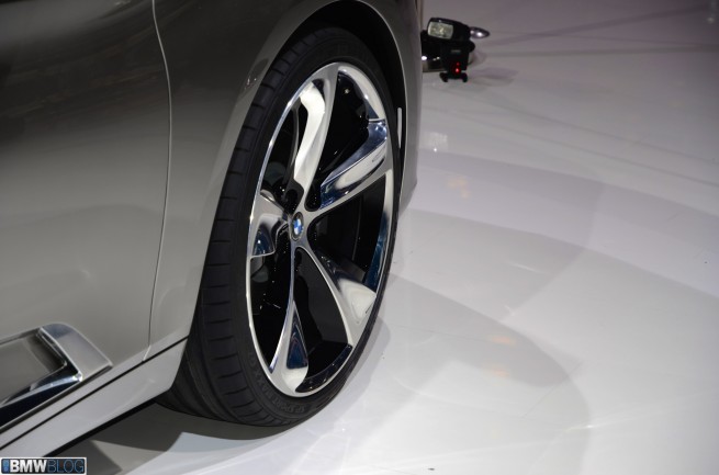 bmw-active-tourer-paris-2012-09