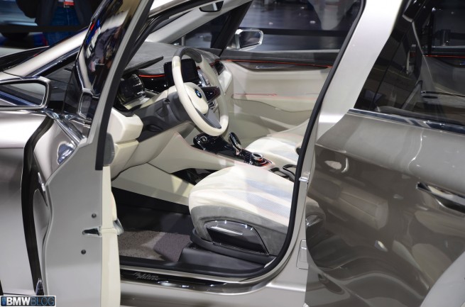 bmw-active-tourer-paris-2012-15