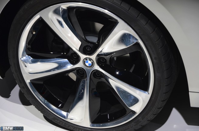 bmw-active-tourer-paris-2012-40