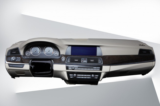 P90074425 BMW showcases Light Weight Construction Parts