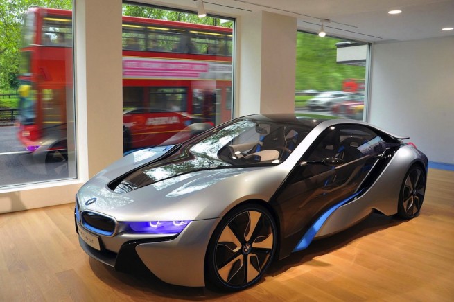 bmw-i8-london-store BMW to price the i8 above 100,000 Euros