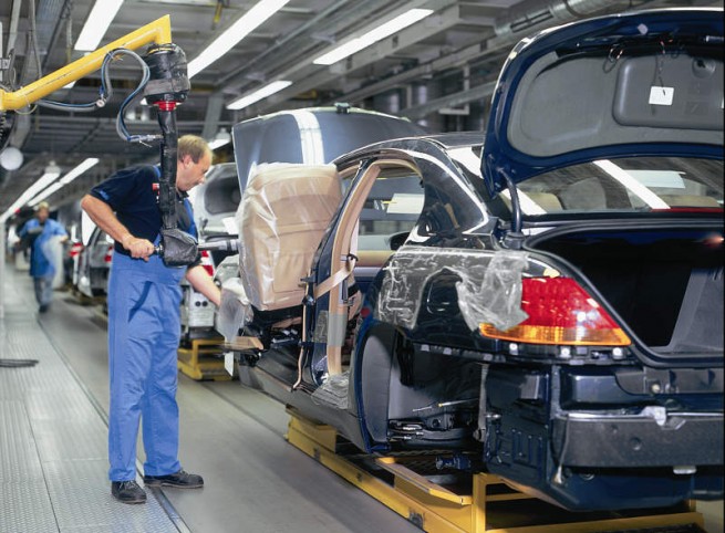 bmw plant dingolfing Thinking ahead of time: BMW and its aging workforce
