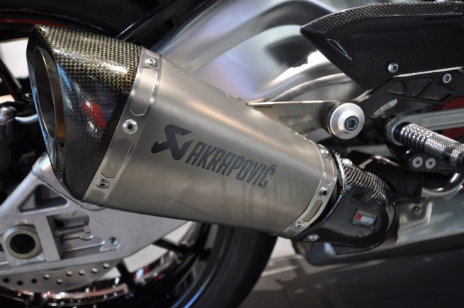 bmw-s1000RR-HP-14