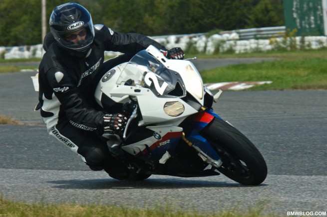 bmw-s1000rr-race-track-22