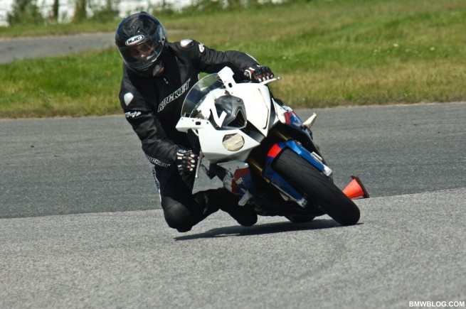bmw-s1000rr-race-track-24
