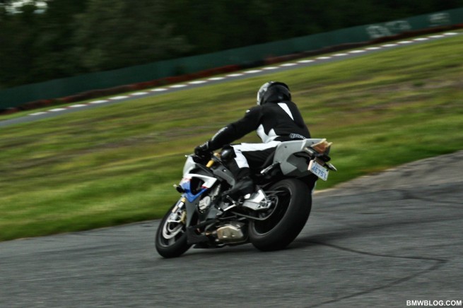 bmw-s1000rr-race-track-6