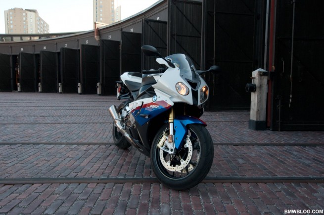 bmw-s1000rr-review-14