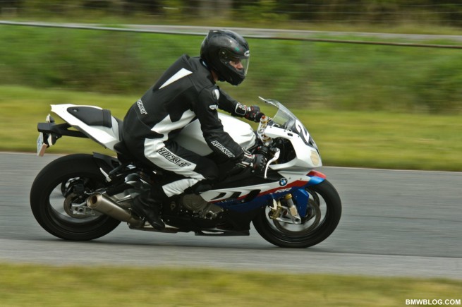 bmw-s1000rr-review-21
