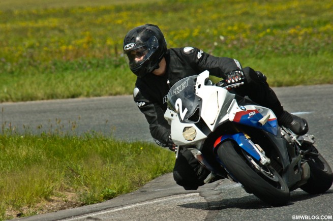 bmw-s1000rr-review-31