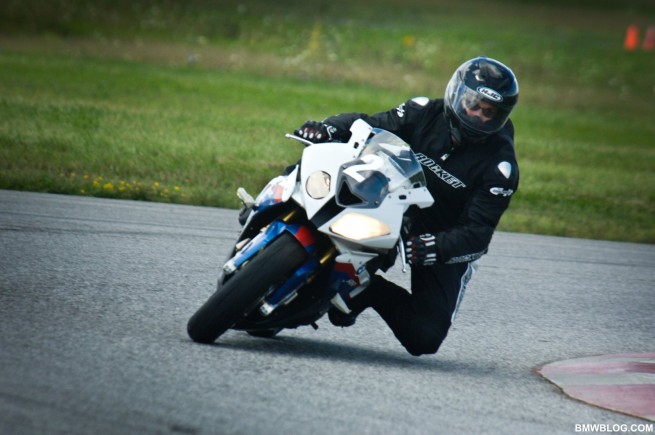 bmw-s1000rr-review-36