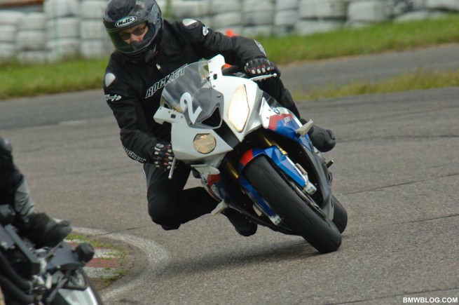 bmw-s1000rr-review-37