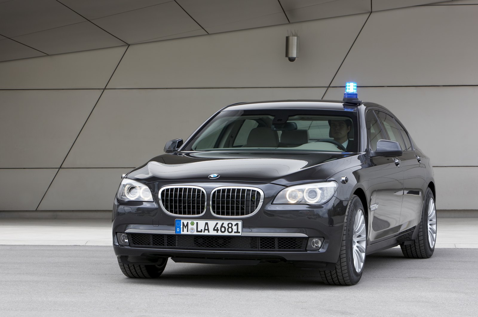 Bmw 7 series high security pics #3