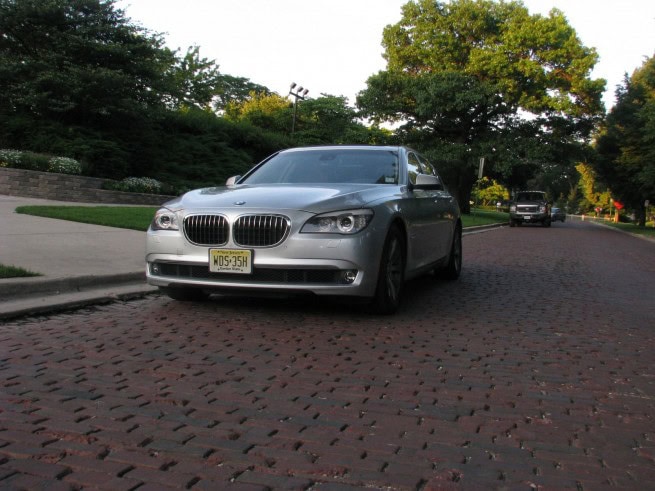 bmw_750i_test_drive-19