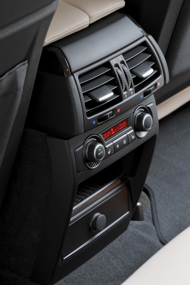 bmw_X5xDrive35i-179