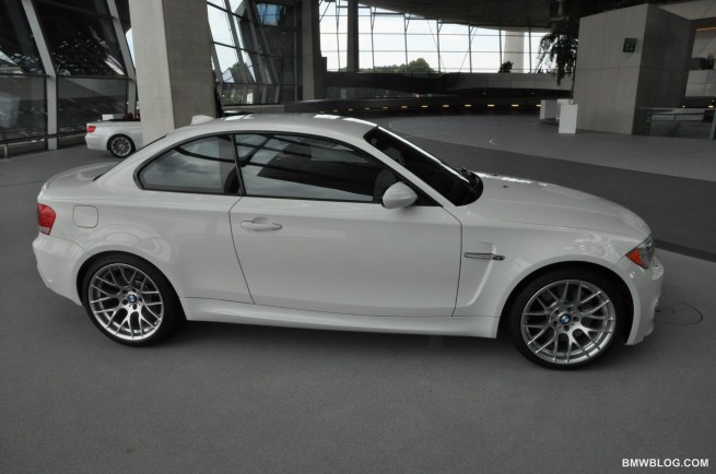 bmwblog-bmw-1m-welt-43