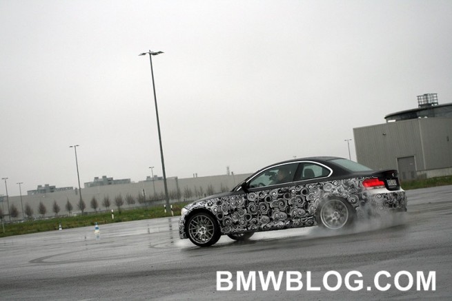 BMW 1M is powered by an engine based on N54 twin-turbo delivering 340 