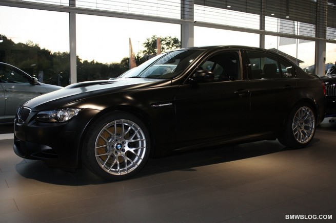 frozen-black-bmw-m3--03