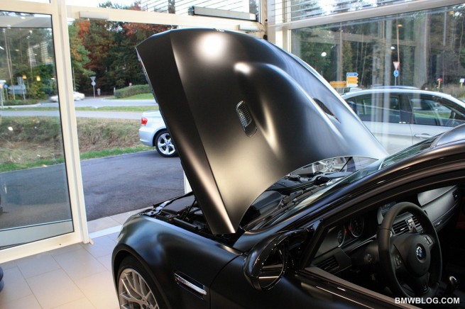 frozen-black-bmw-m3--06