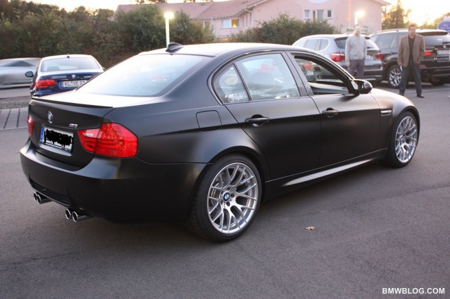 frozen-black-bmw-m3--08