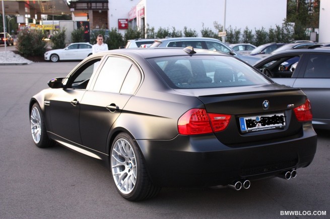 frozen-black-bmw-m3--09
