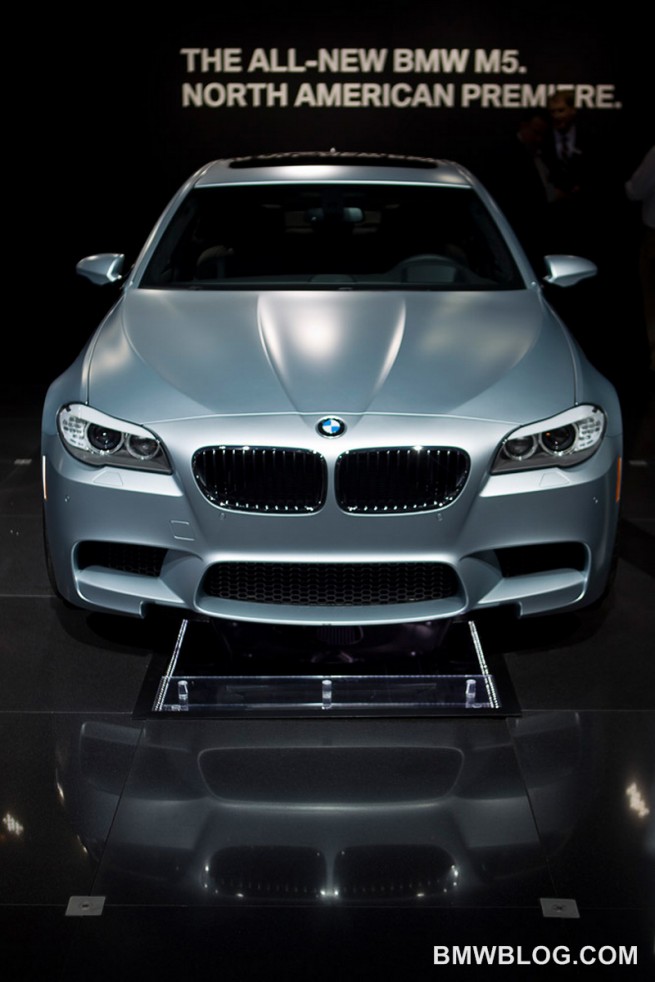 la-auto-show-2011-bmw-m5-frozen-silver-18